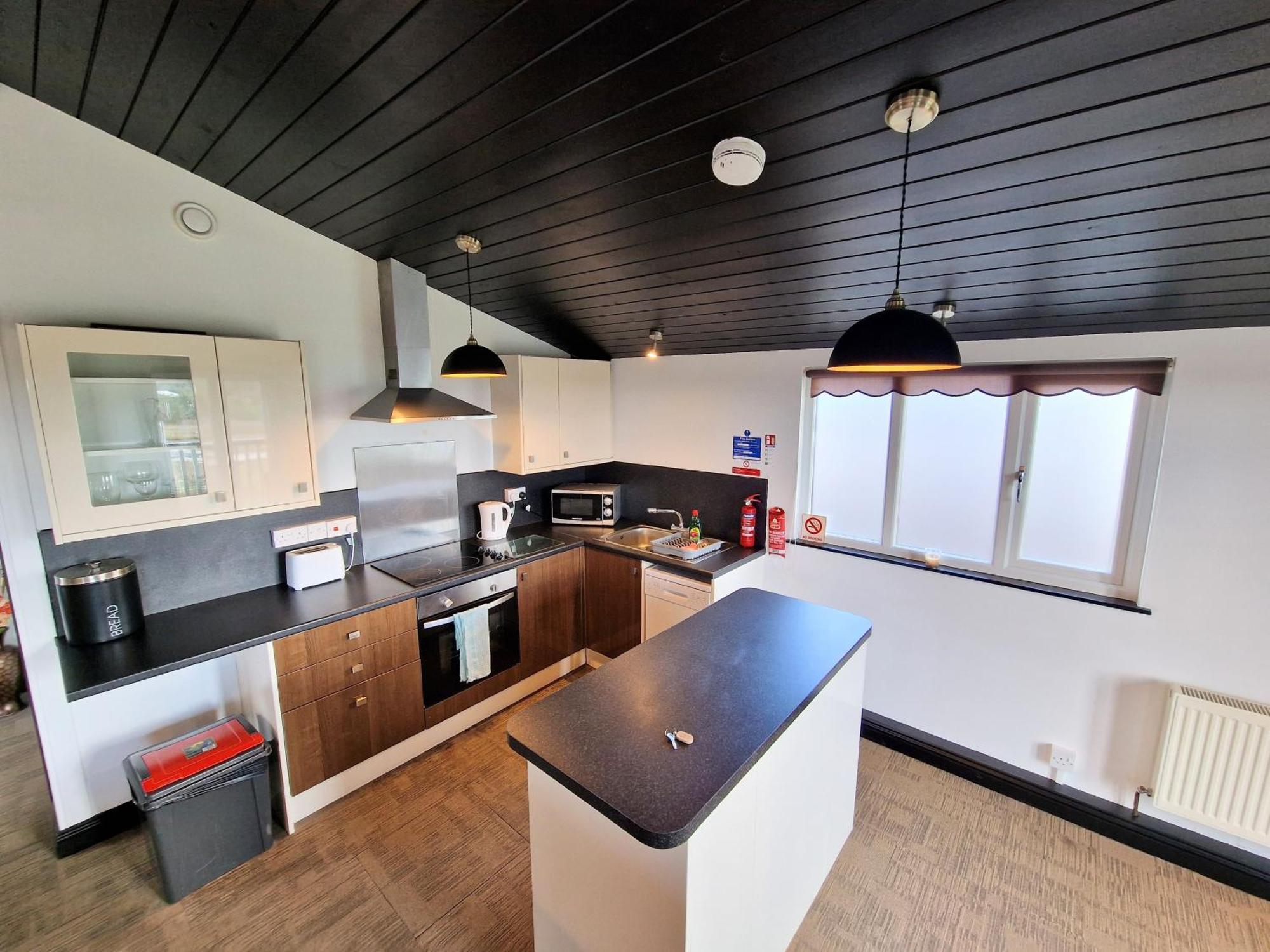 Ochil 9 With Private Hot Tub - Fife - Loch Leven - Lomond Hills - Pet Friendly Villa Kelty Ngoại thất bức ảnh