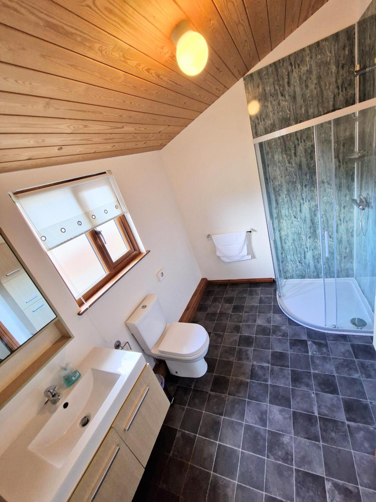 Ochil 9 With Private Hot Tub - Fife - Loch Leven - Lomond Hills - Pet Friendly Villa Kelty Ngoại thất bức ảnh