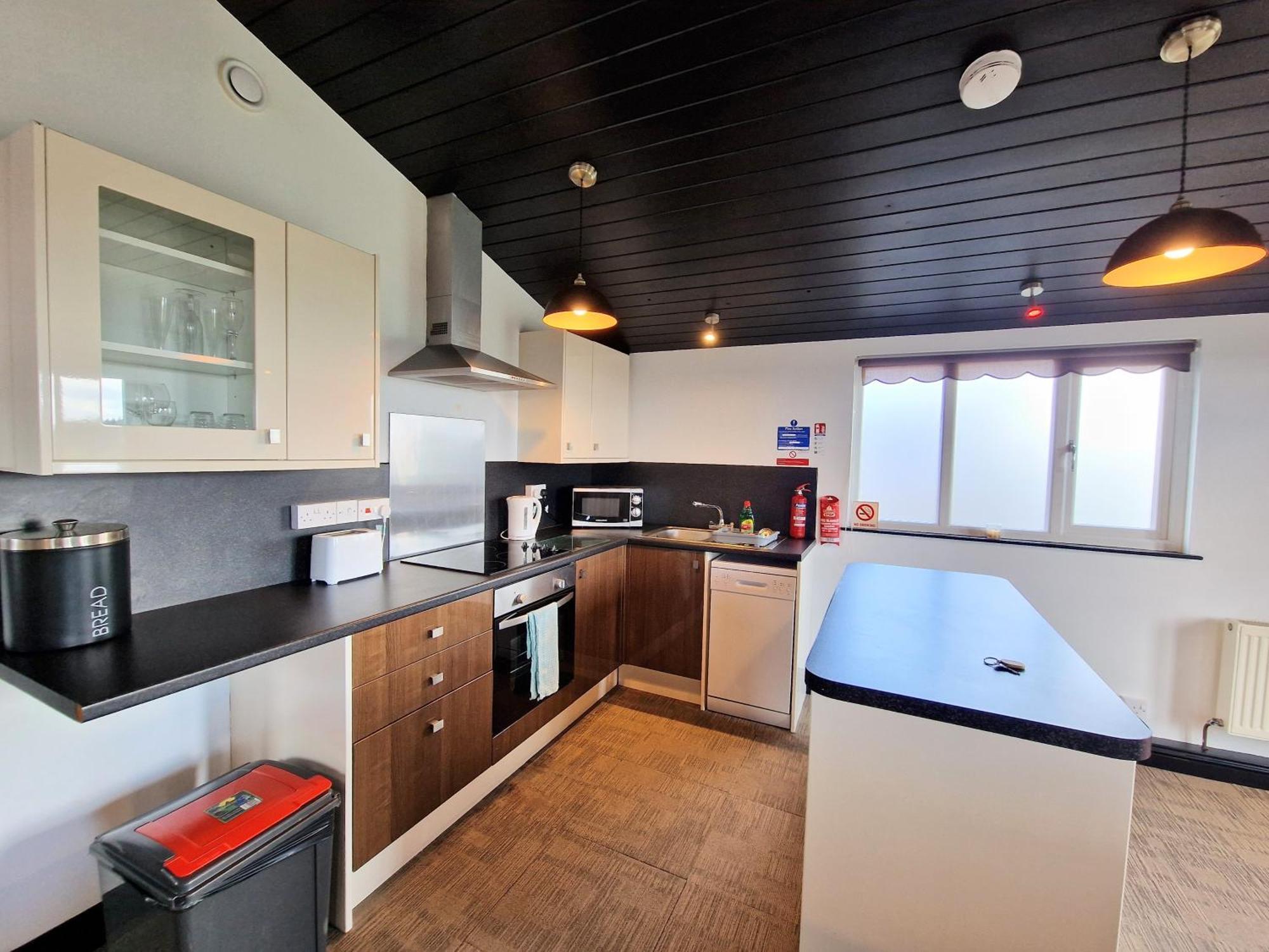 Ochil 9 With Private Hot Tub - Fife - Loch Leven - Lomond Hills - Pet Friendly Villa Kelty Ngoại thất bức ảnh